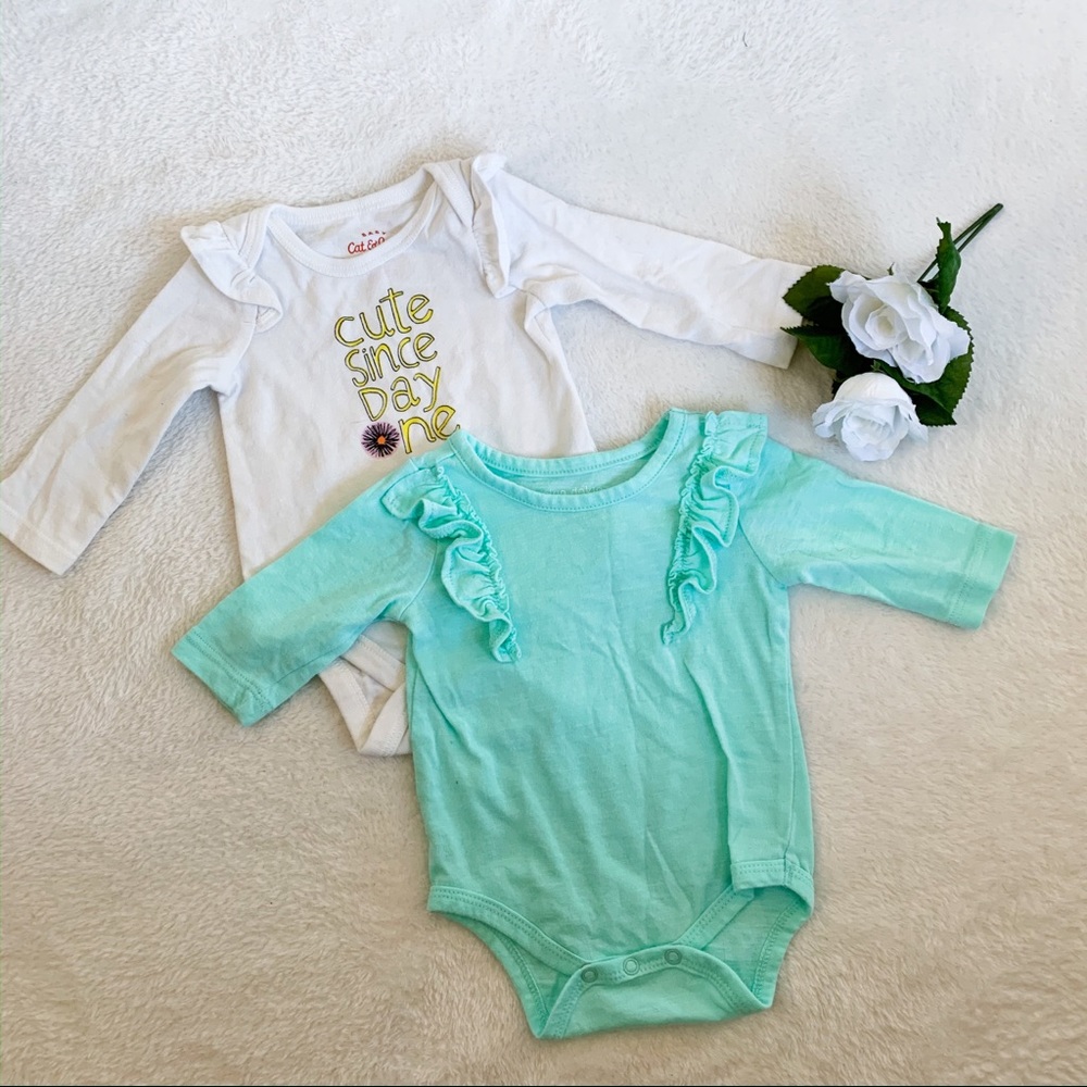 Bundle of Newborn Long Sleeve Onesies / Bodysuits
